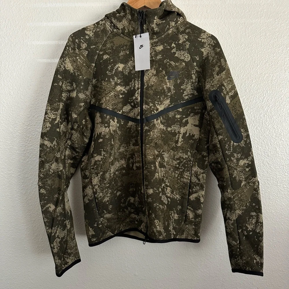 Nike Sportswear Tech Fleece Camo Zip Up Hoodie Athletic ACG SB Men’s Size Small